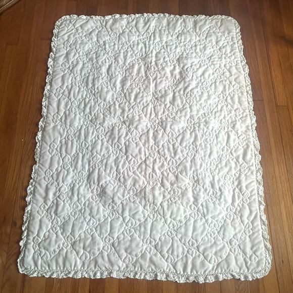 Vintage Baby Quilt with Lace Trim & Birth Certificate Panel - Picture 9 of 14